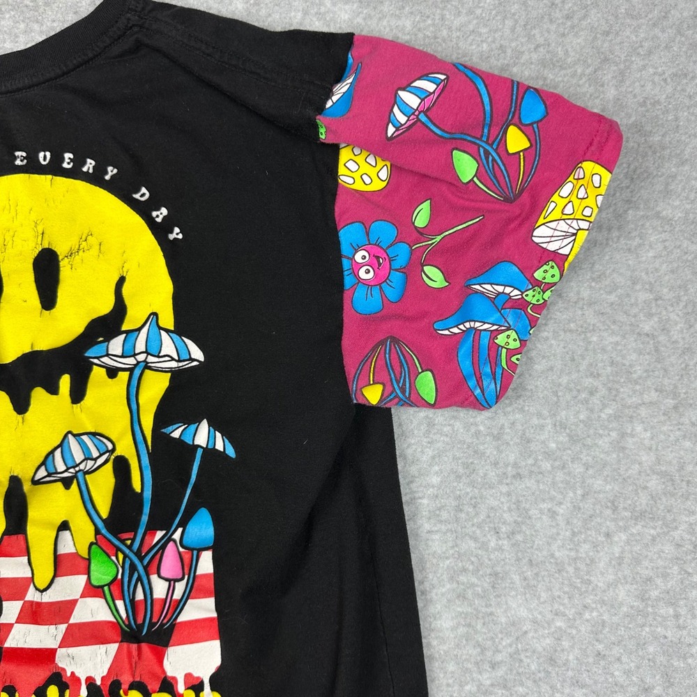 Fresh Laundry Mens Dont Trip Drip Mushroom Smiley‎ Colorblock Sleeve T-Shirt L - Picture 10 of 12